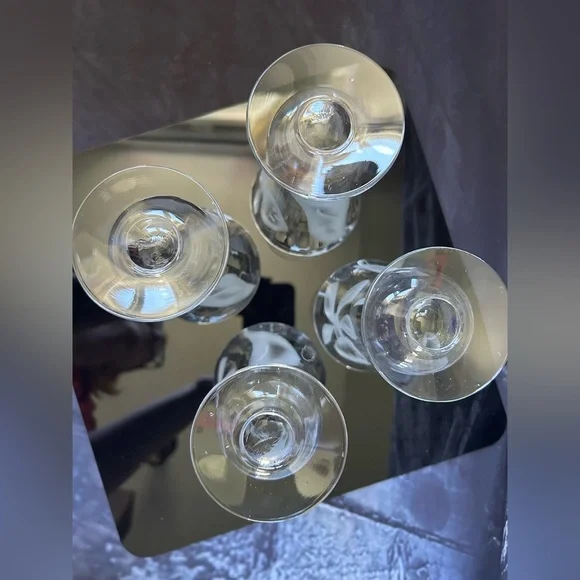 Set of 4 Mid- Century Etched Footed Floral Ice Tea/Water Glasses - Picture 7 of 11